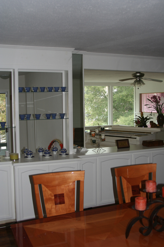 Before - Living Room - Lake Sherwood